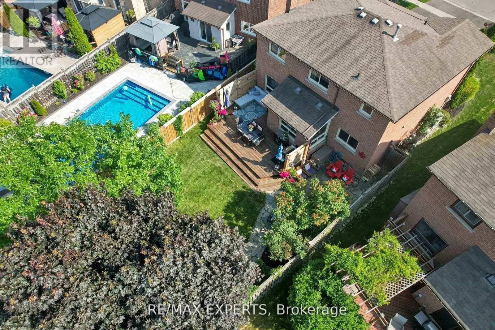 67 DE ROSE AVENUE