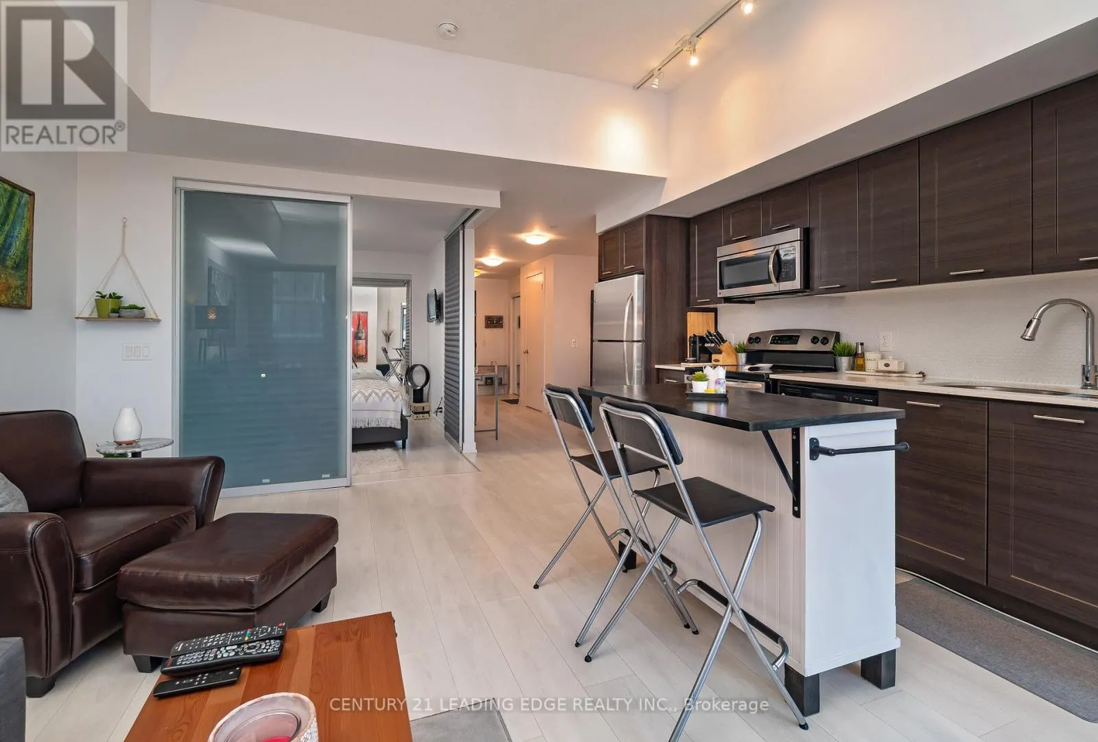811 - 2212 LAKE SHORE BOULEVARD W