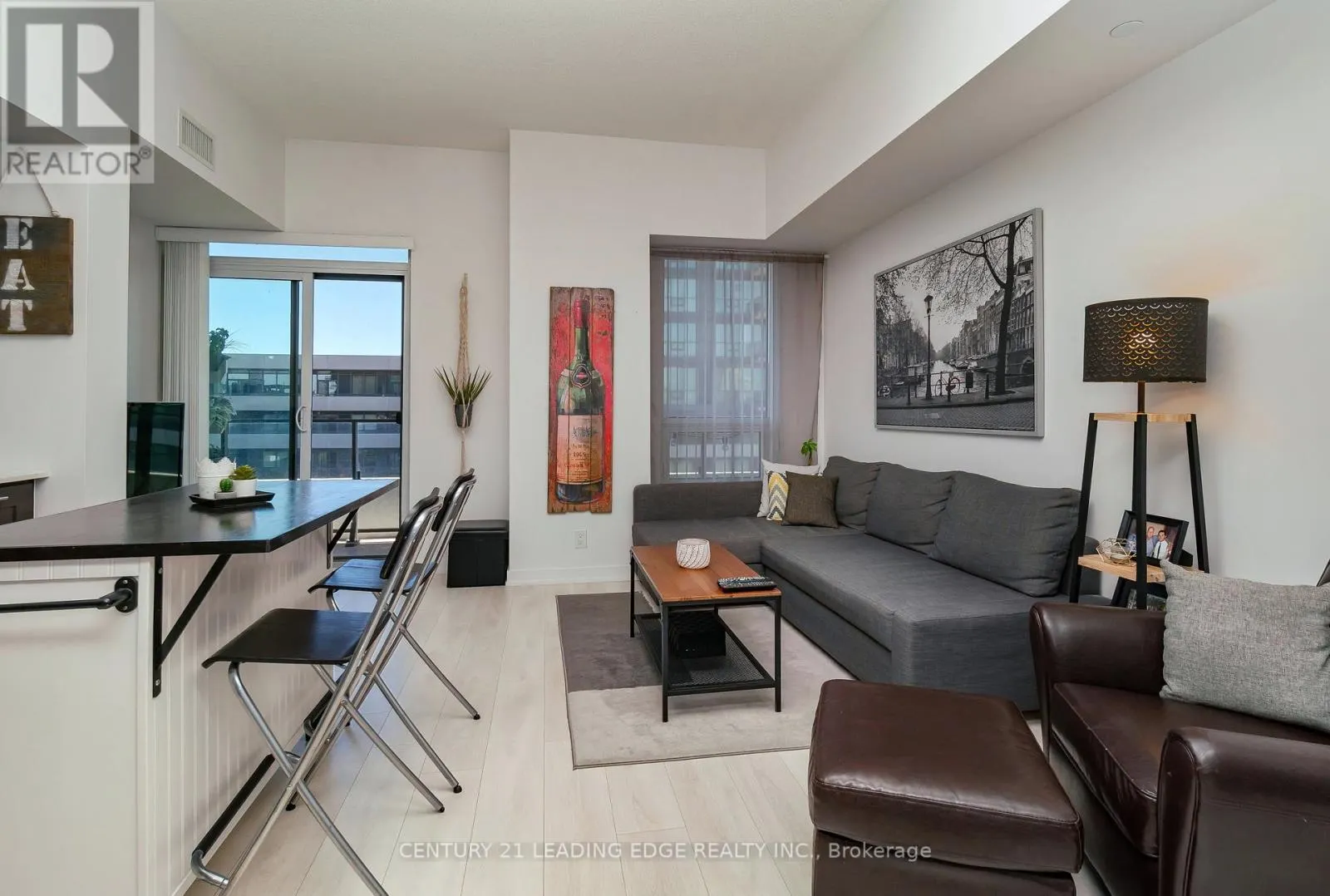 811 - 2212 LAKE SHORE BOULEVARD W