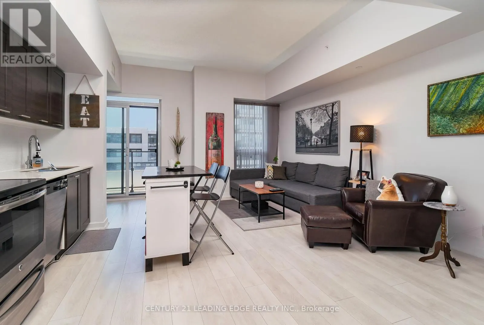 811 - 2212 LAKE SHORE BOULEVARD W