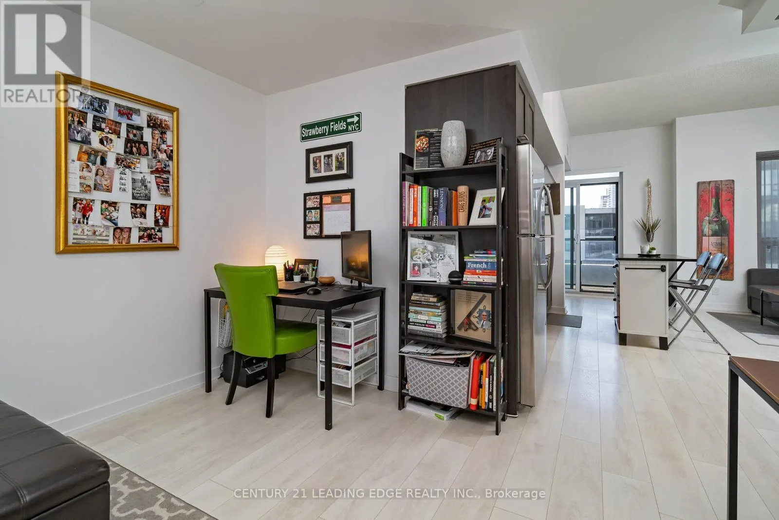 811 - 2212 LAKE SHORE BOULEVARD W