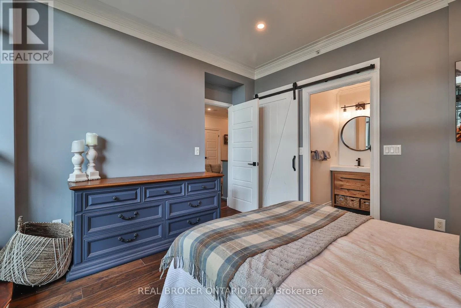 107 - 155 LEGION ROAD N