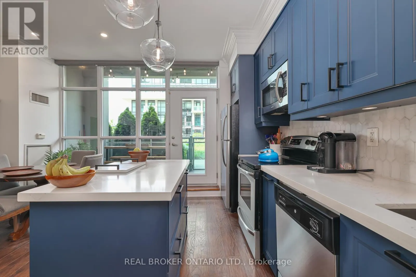 107 - 155 LEGION ROAD N