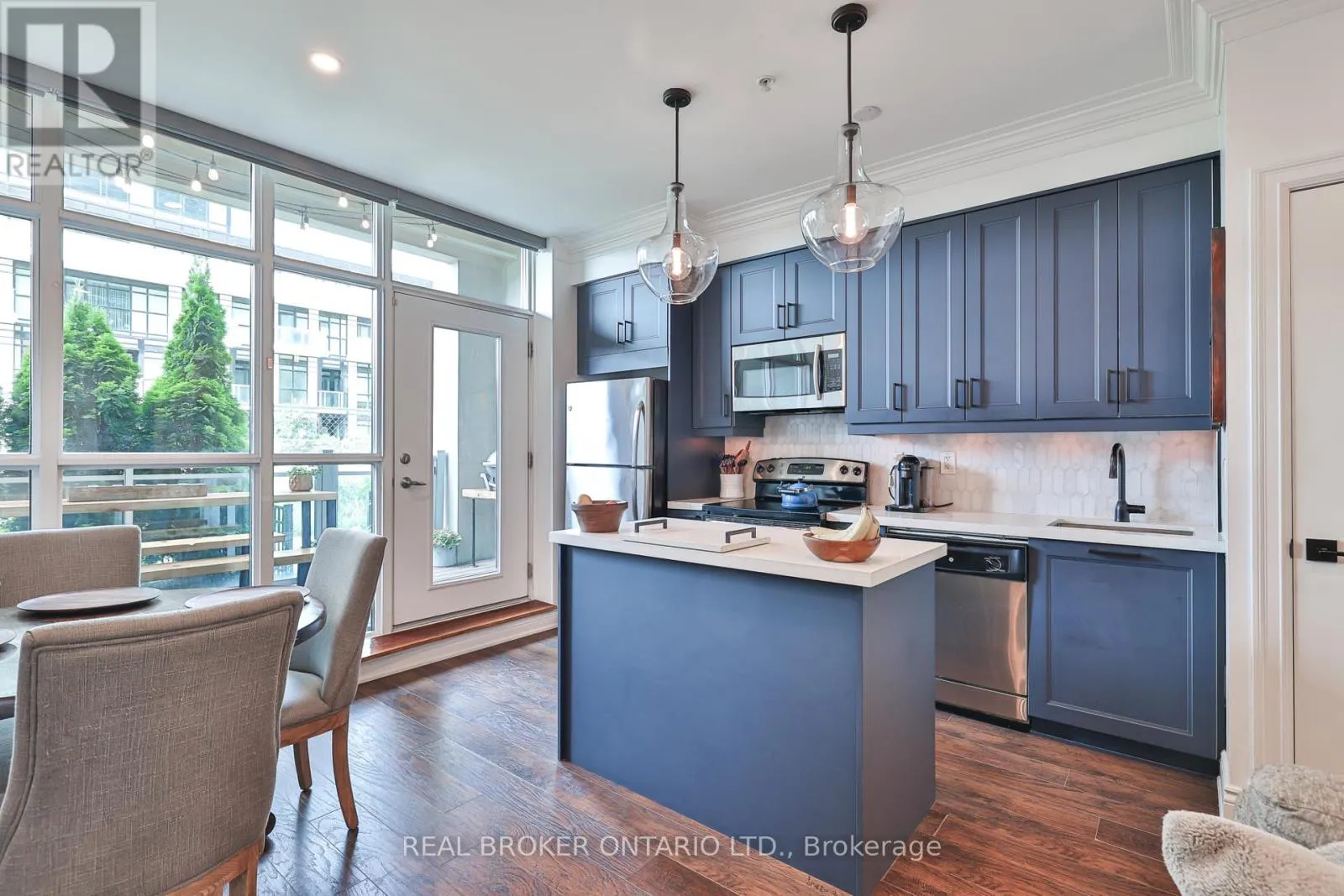107 - 155 LEGION ROAD N