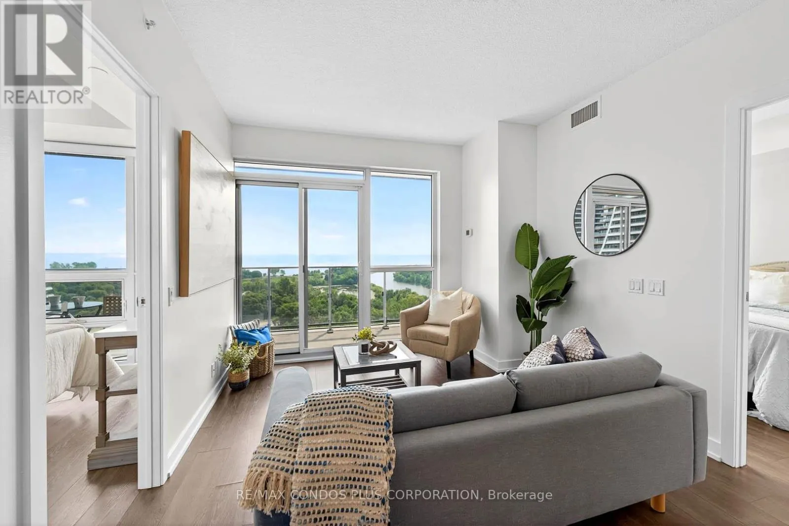1610 - 2200 LAKE SHORE BOULEVARD W