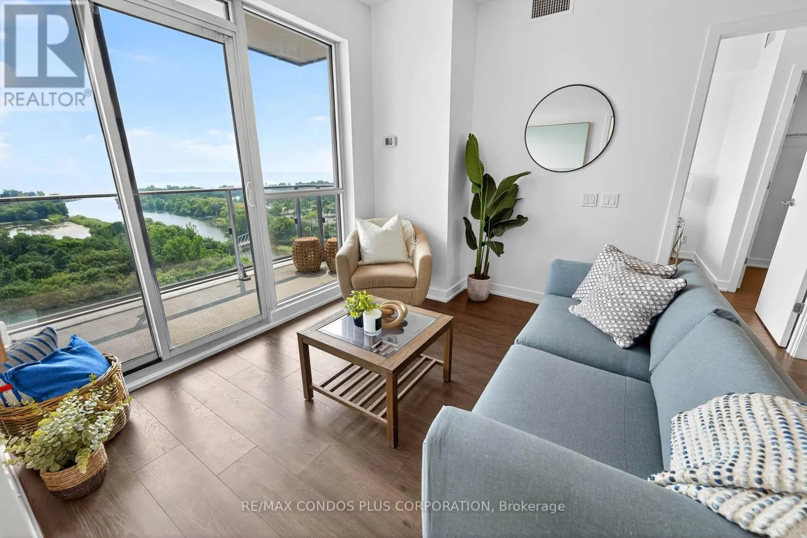 1610 - 2200 LAKE SHORE BOULEVARD W