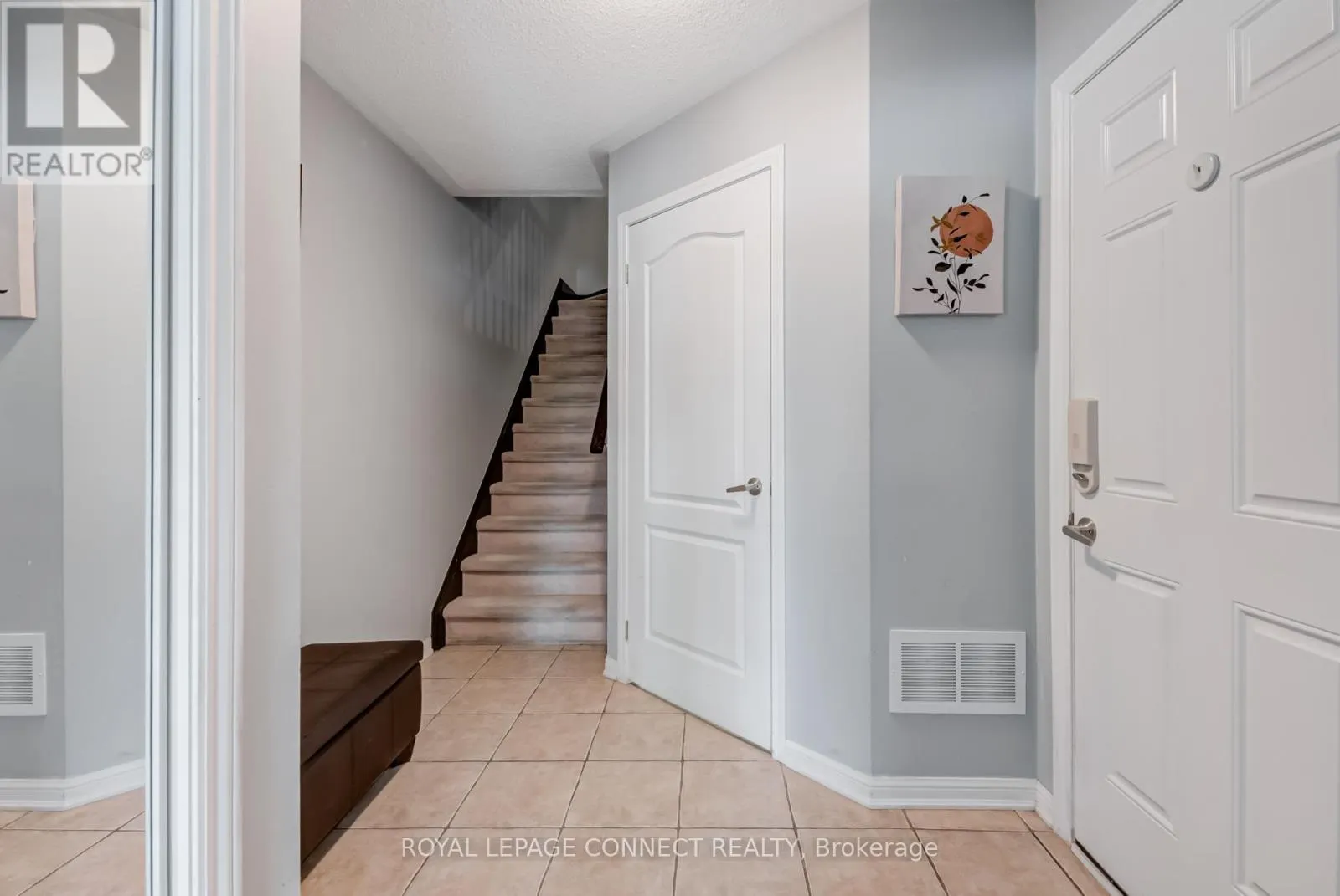 223 WOODLEY CRESCENT