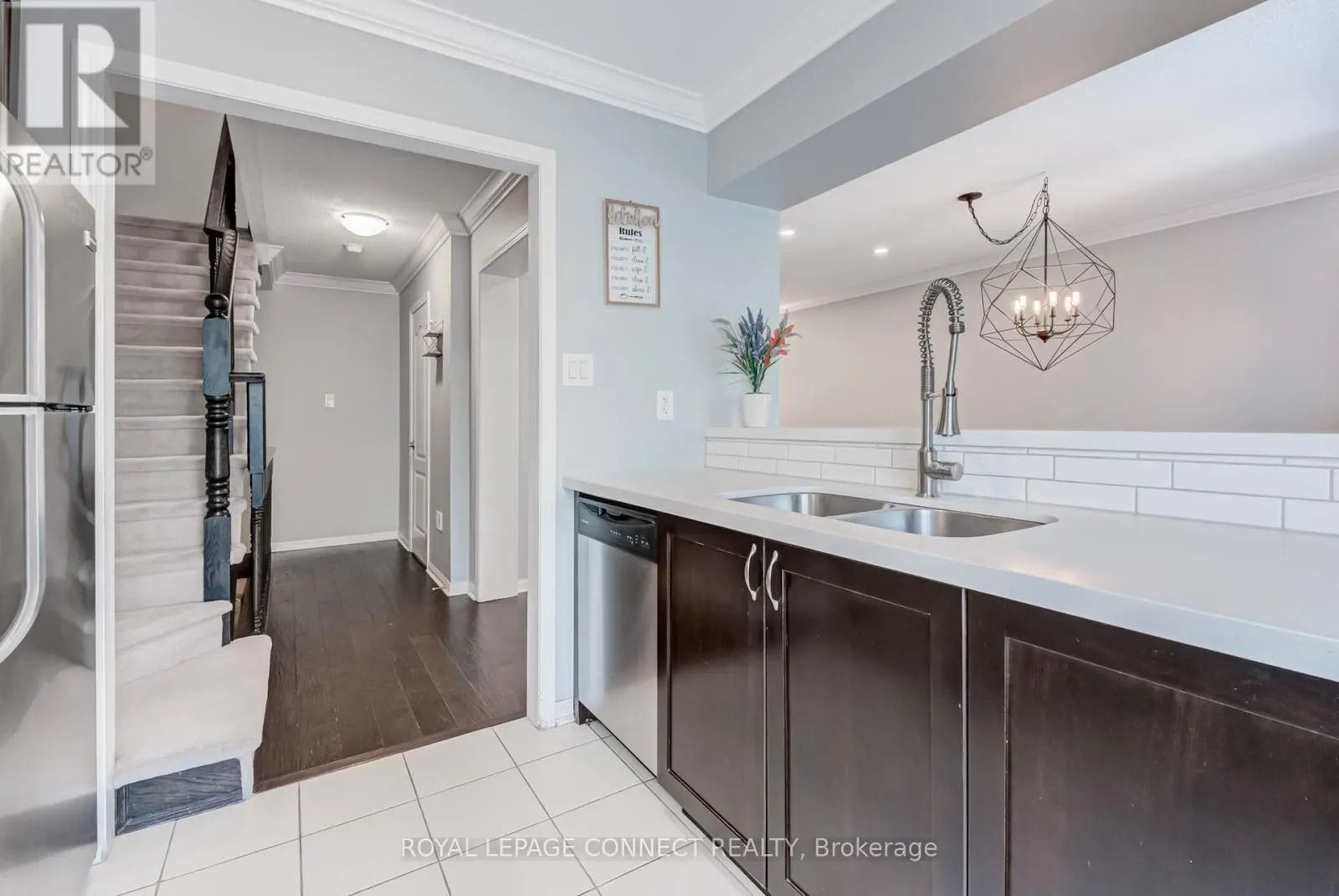 223 WOODLEY CRESCENT