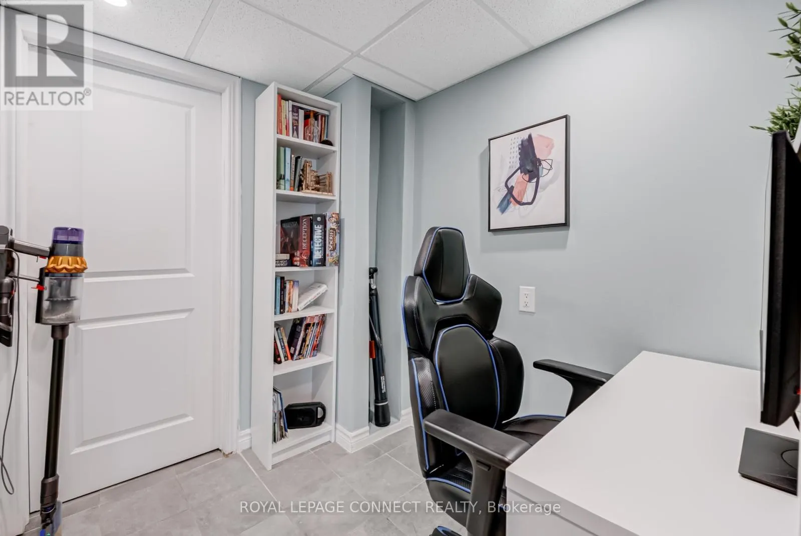 223 WOODLEY CRESCENT