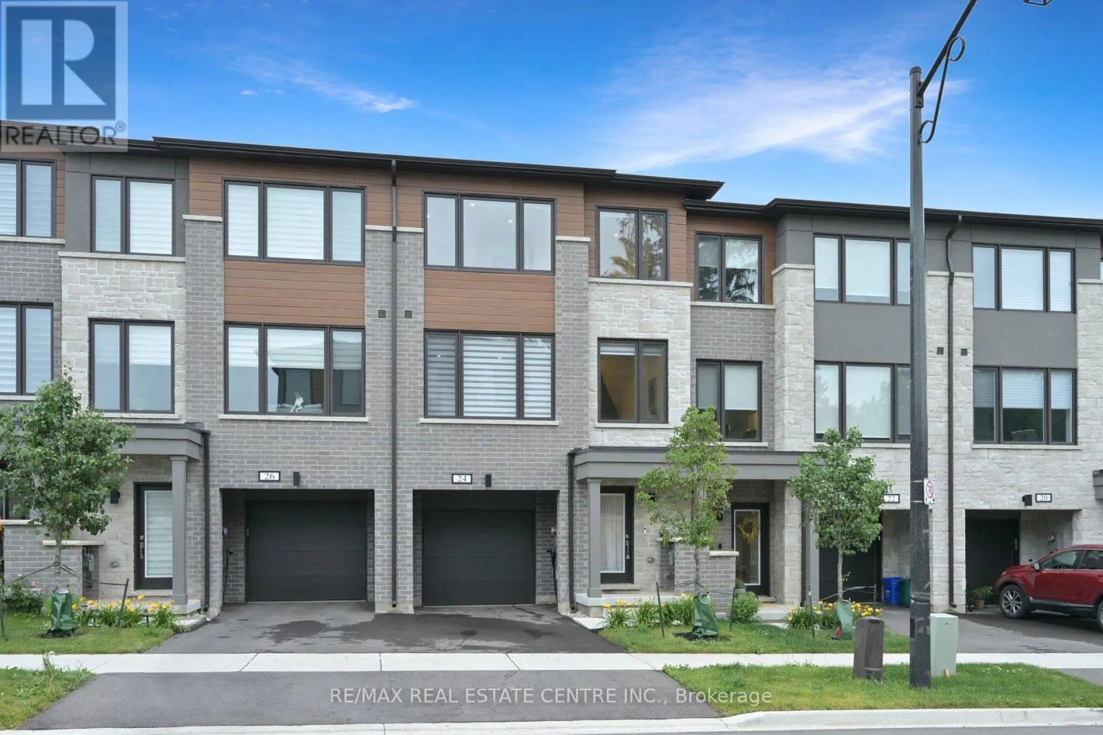 24 HUMBERSTONE DRIVE E
