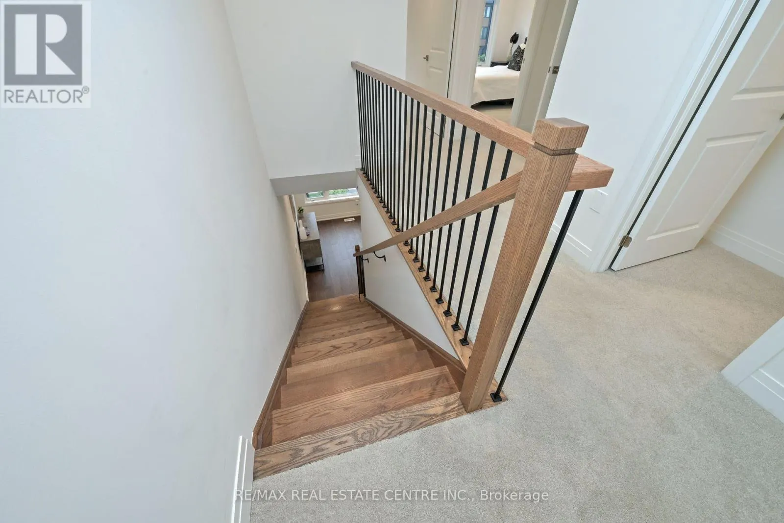 24 HUMBERSTONE DRIVE E