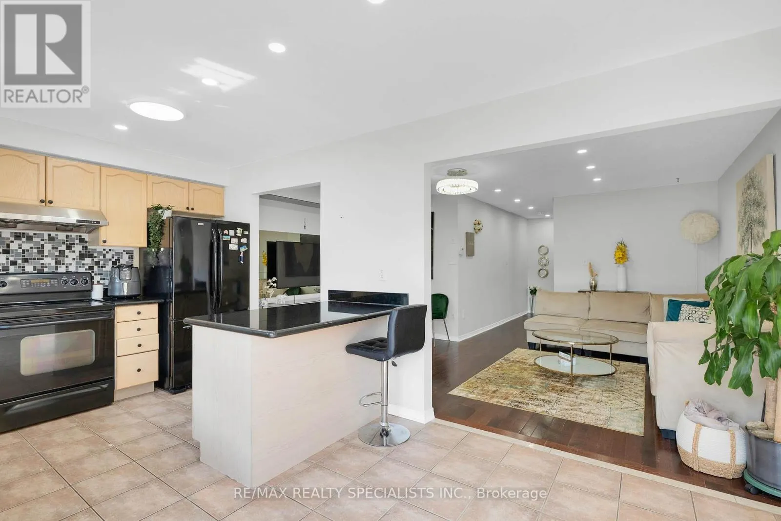 302 BLACK DRIVE