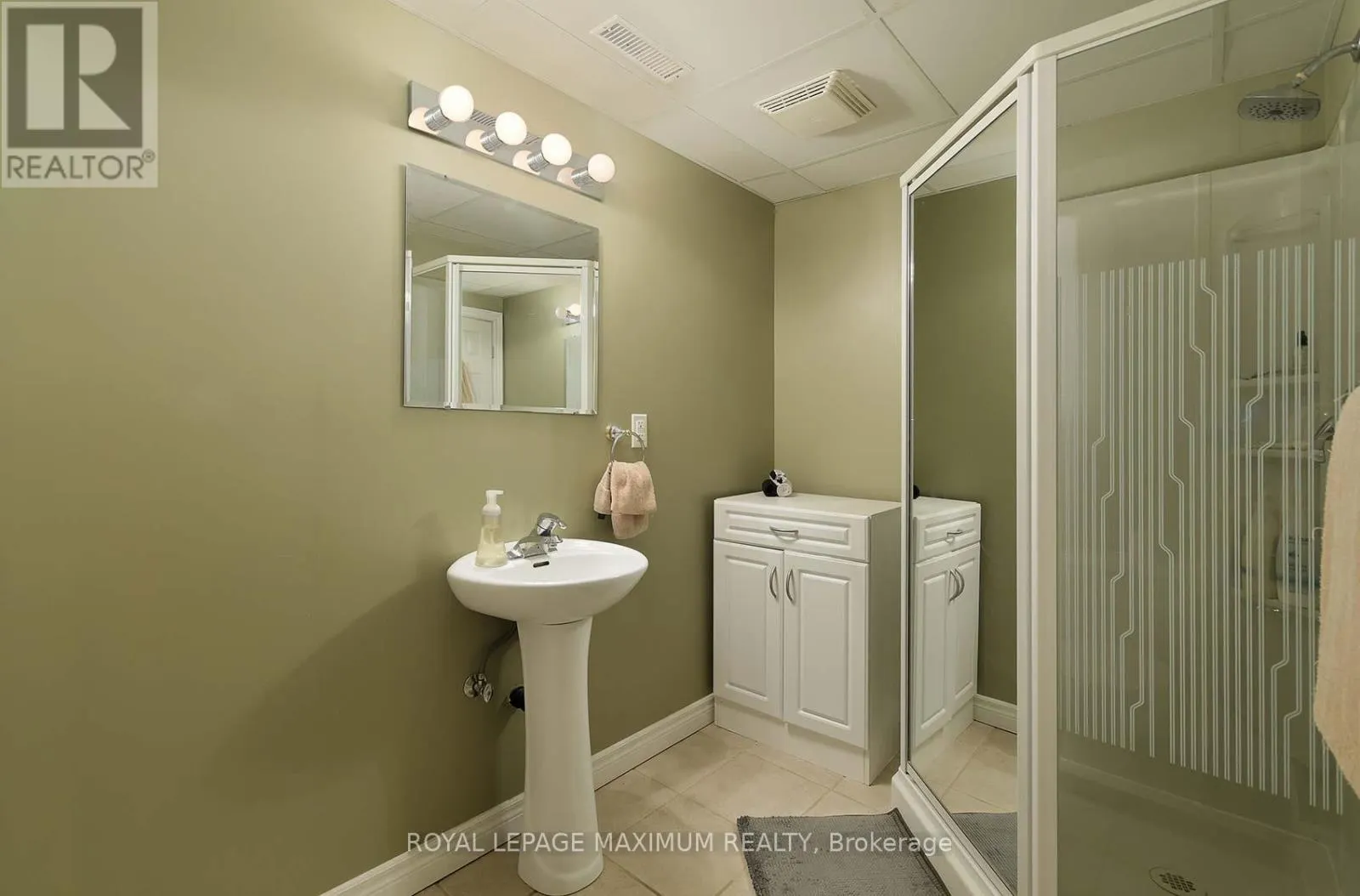 15 GUARDHOUSE DRIVE