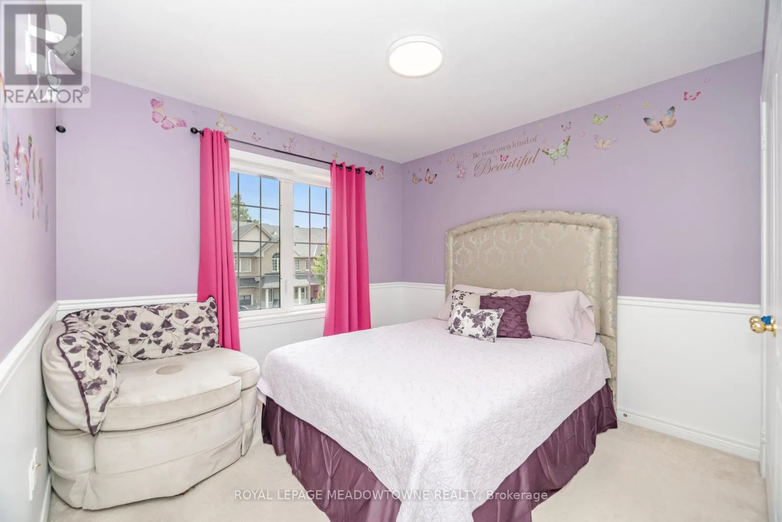 345 BUSSEL CRESCENT