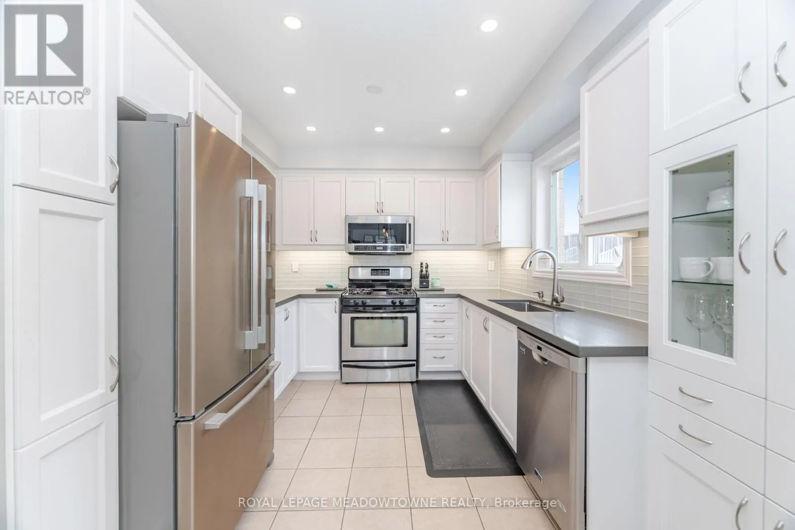 345 BUSSEL CRESCENT