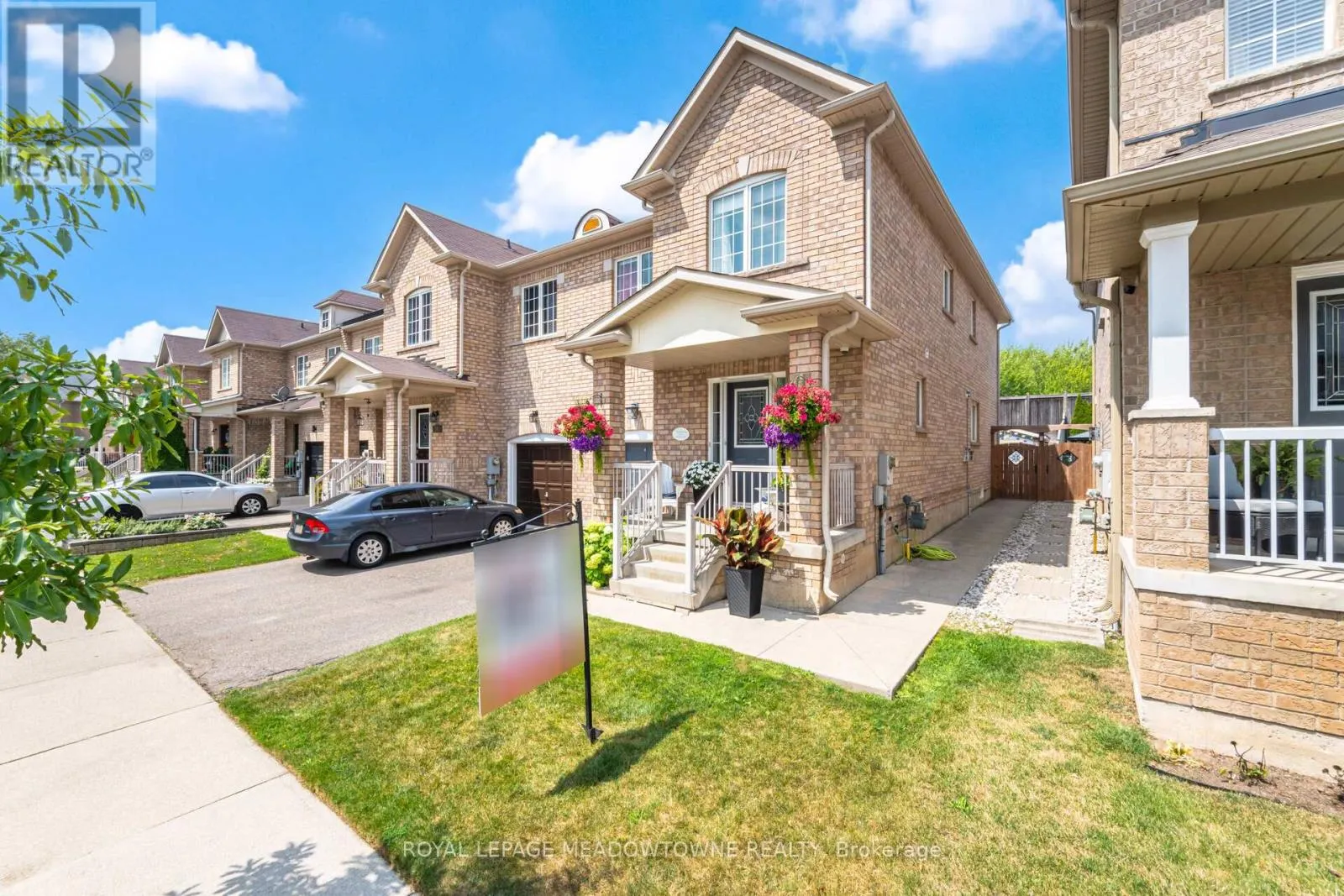 345 BUSSEL CRESCENT