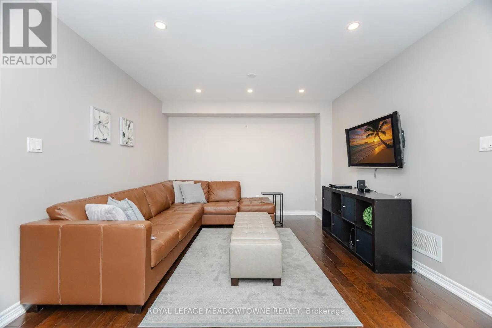 345 BUSSEL CRESCENT