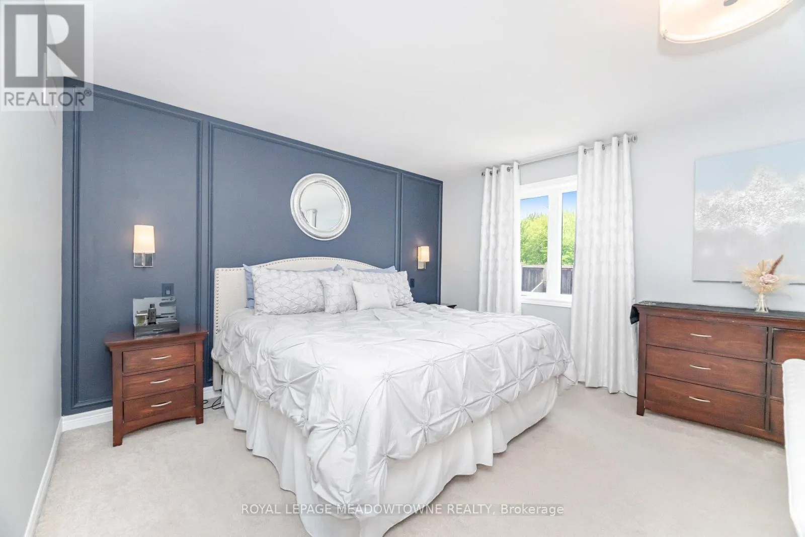 345 BUSSEL CRESCENT