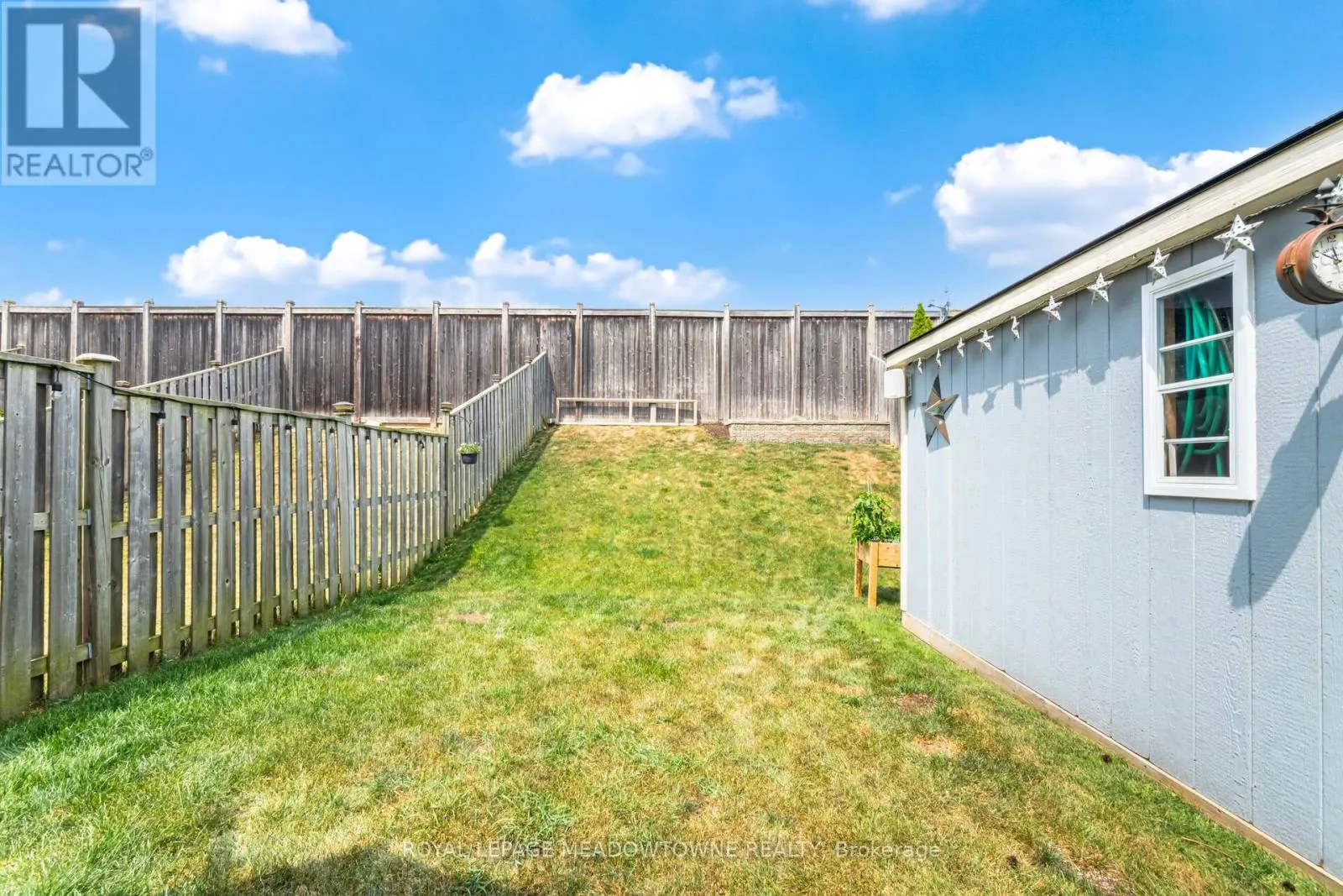 345 BUSSEL CRESCENT
