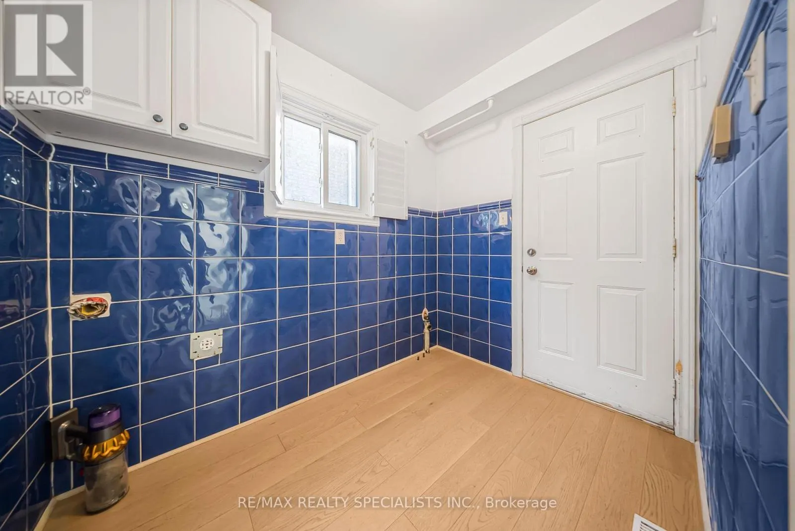 47 WHITBREAD AVENUE