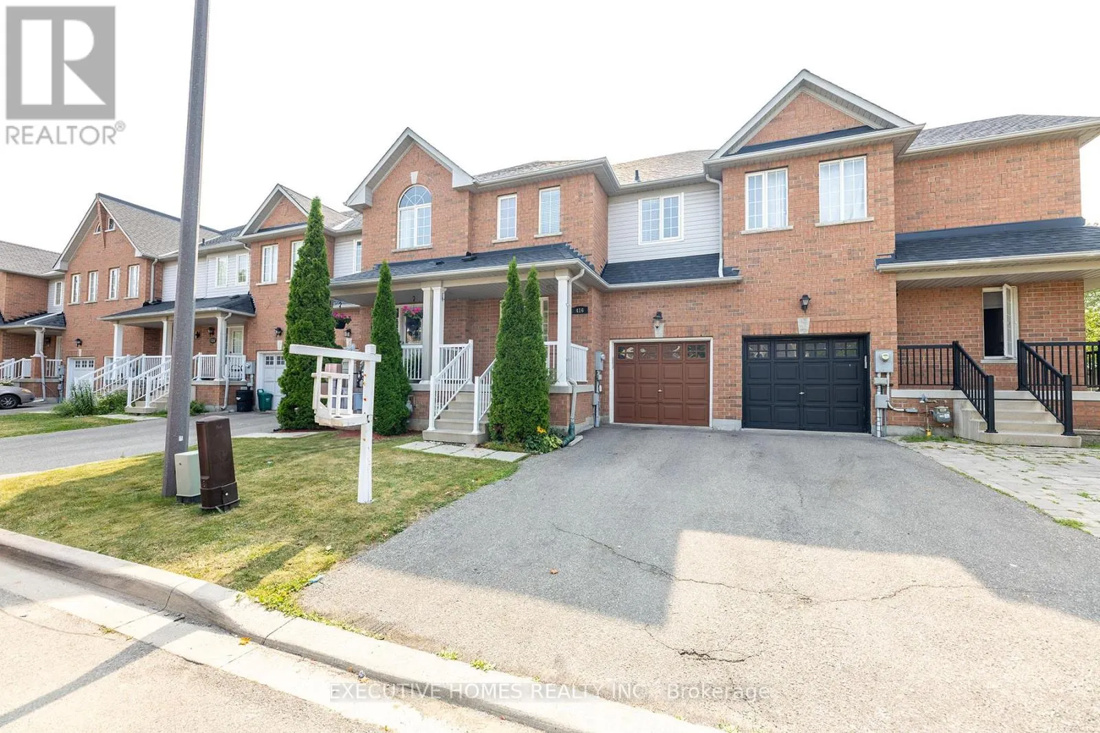 416 HOBBS CRESCENT