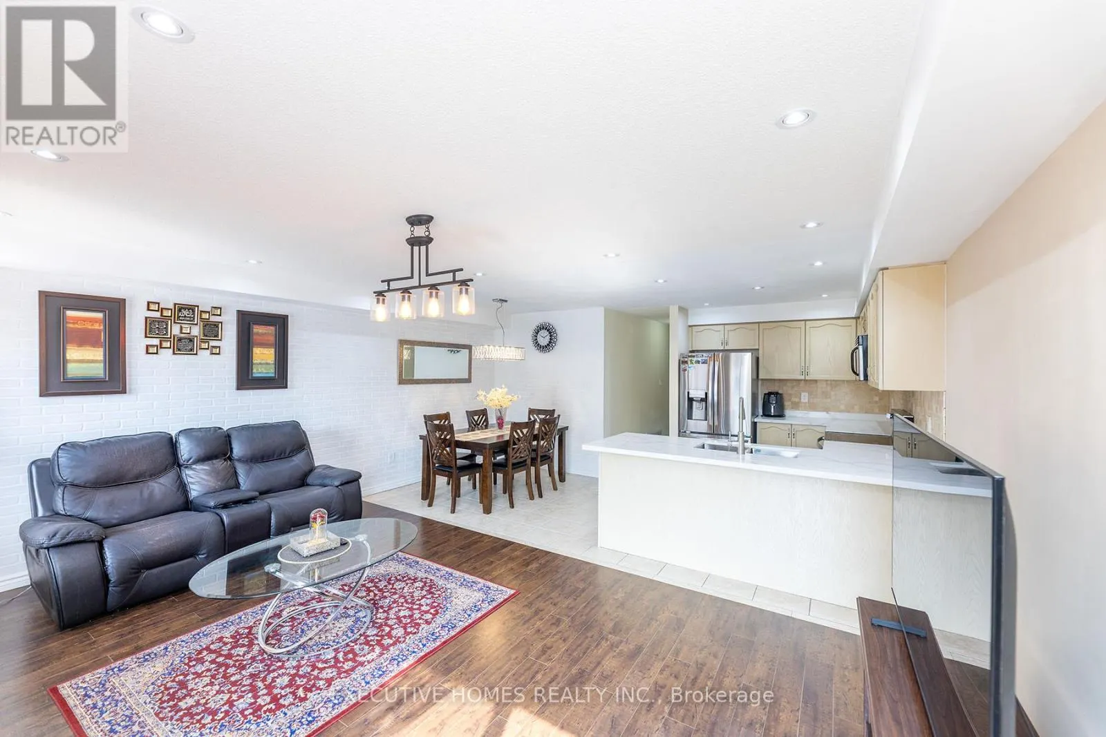 416 HOBBS CRESCENT