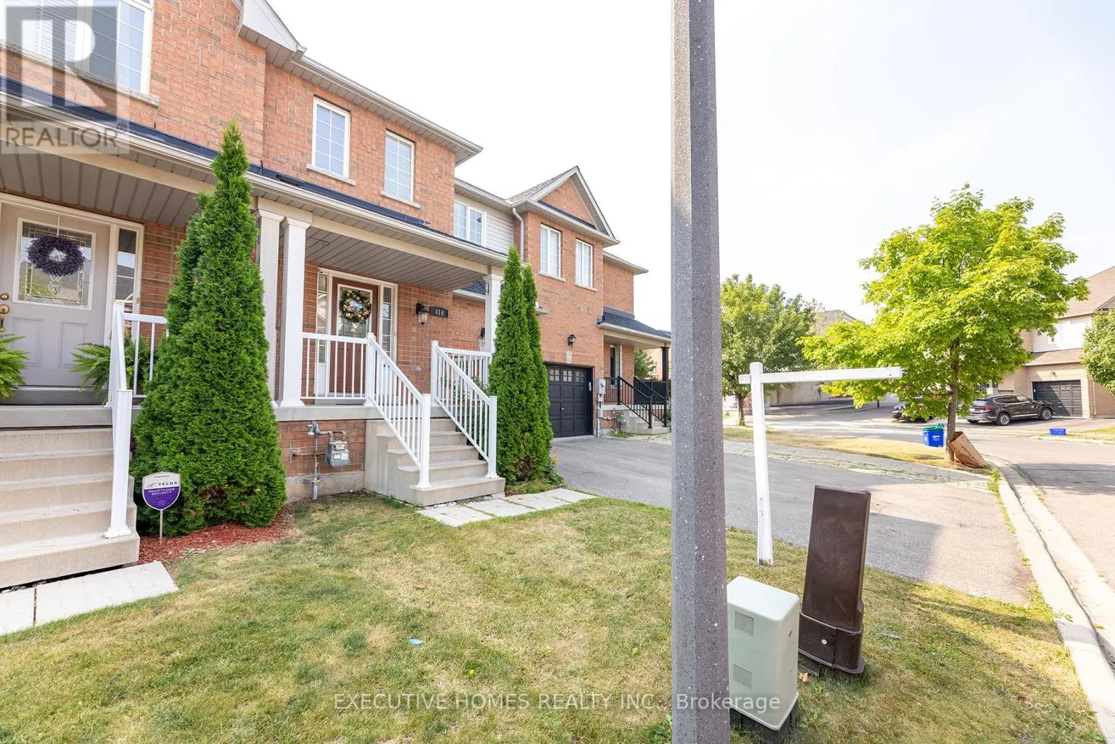 416 HOBBS CRESCENT