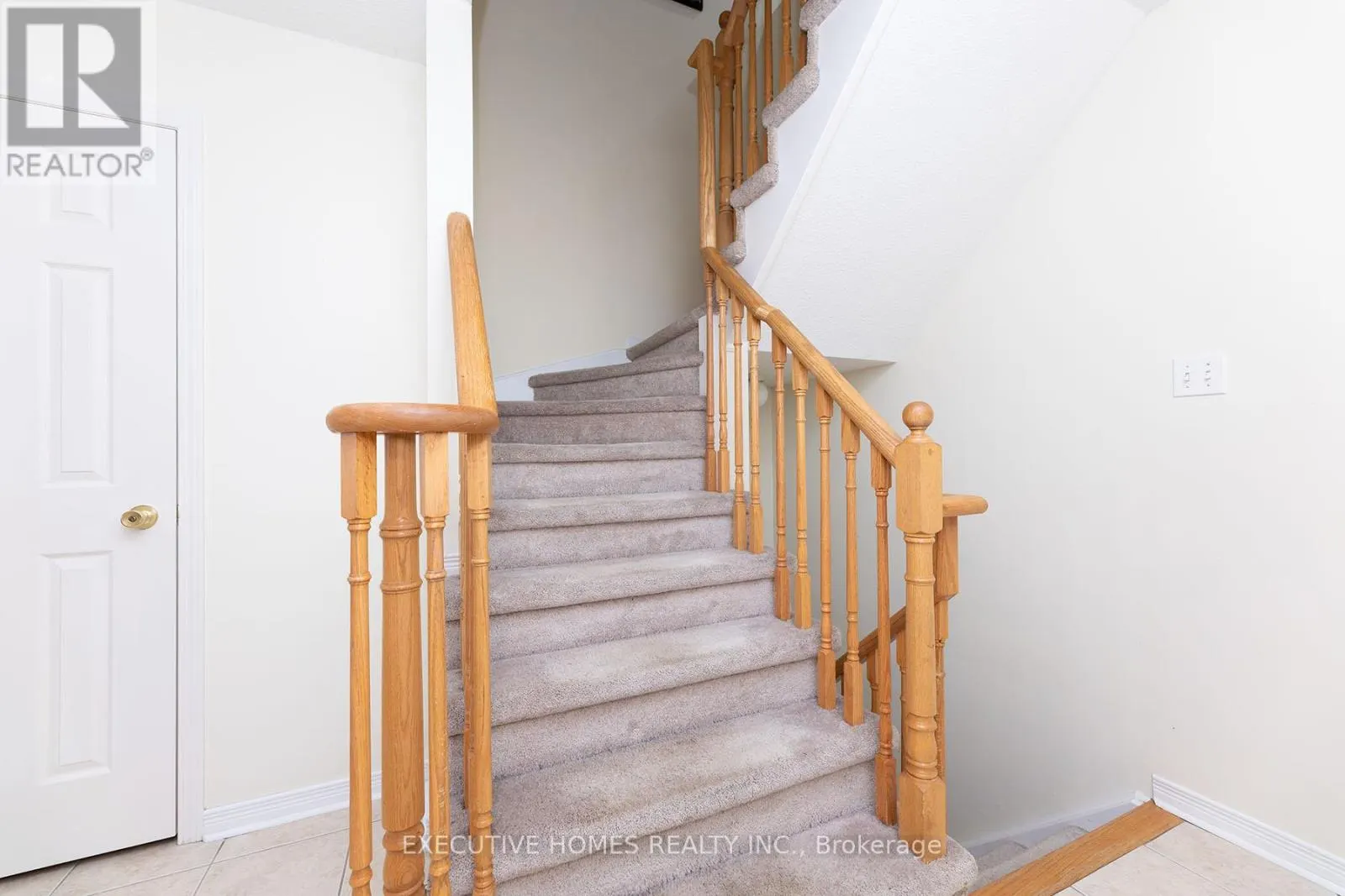 416 HOBBS CRESCENT
