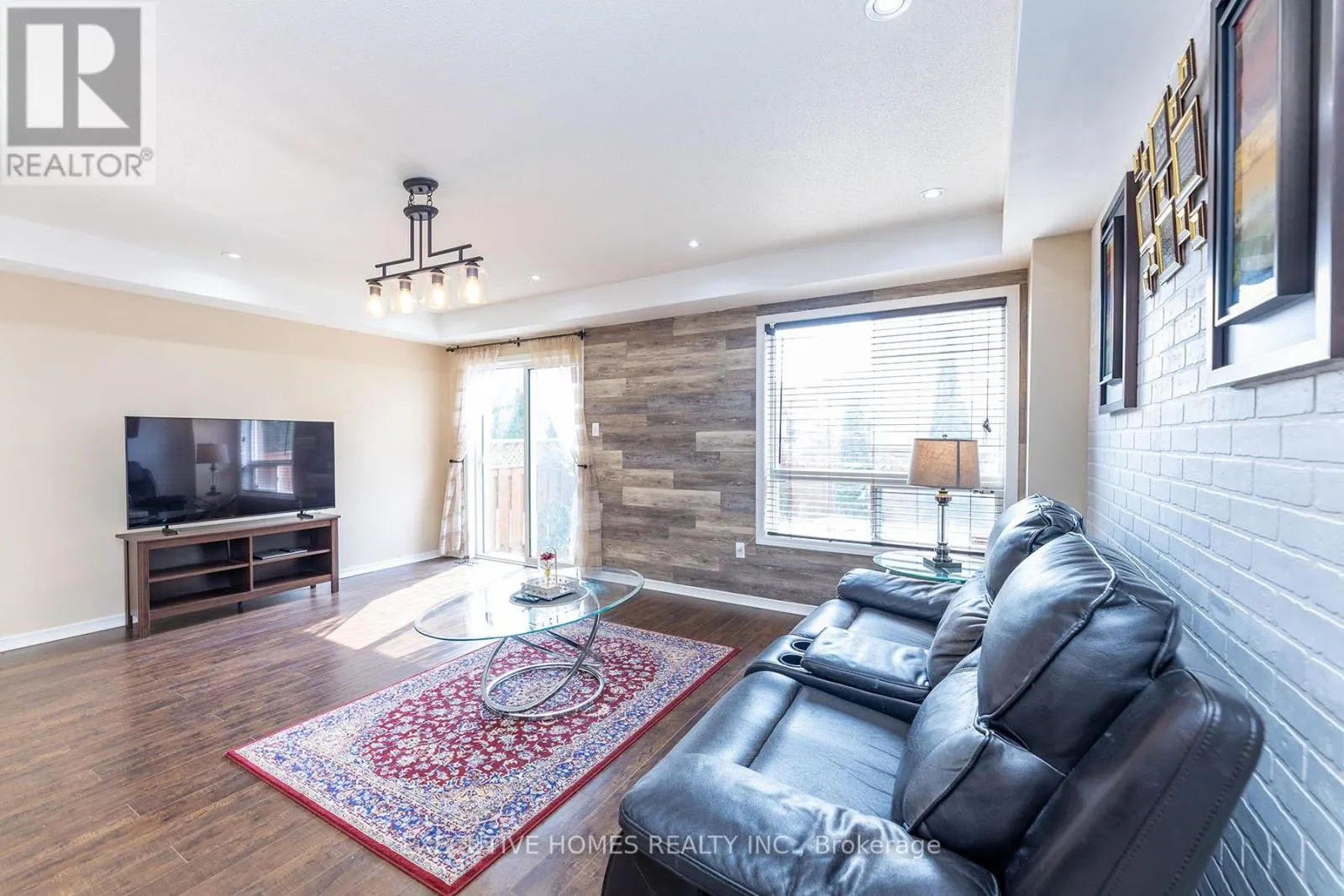 416 HOBBS CRESCENT