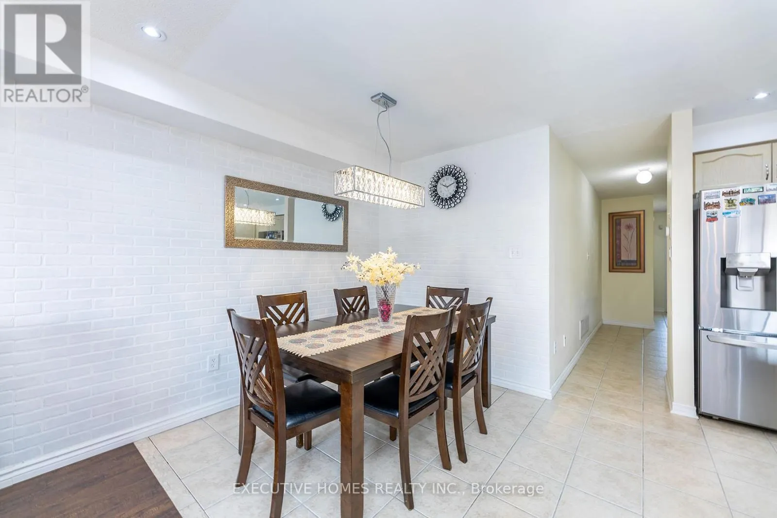 416 HOBBS CRESCENT