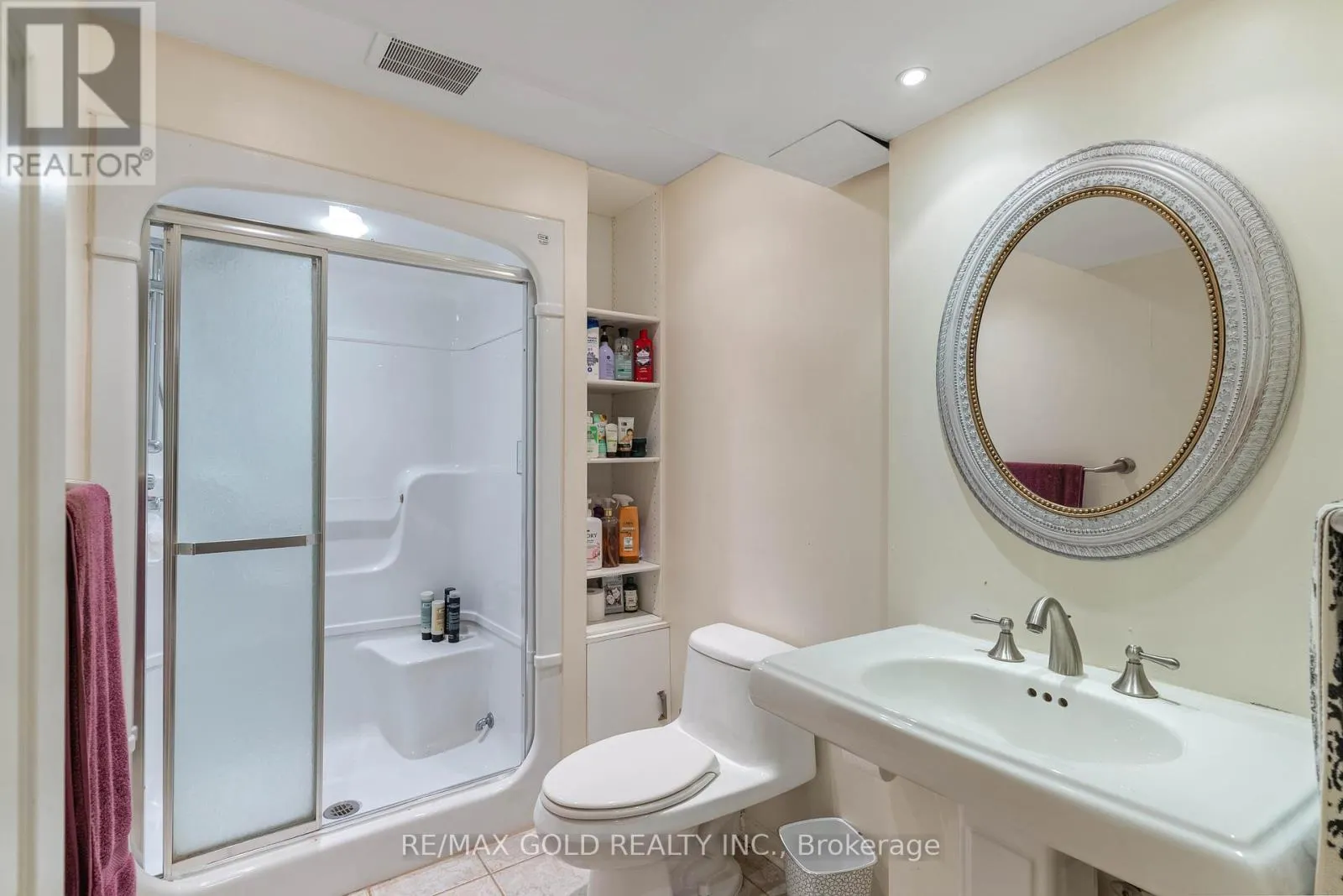 14 COUNTRY STROLL CRESCENT