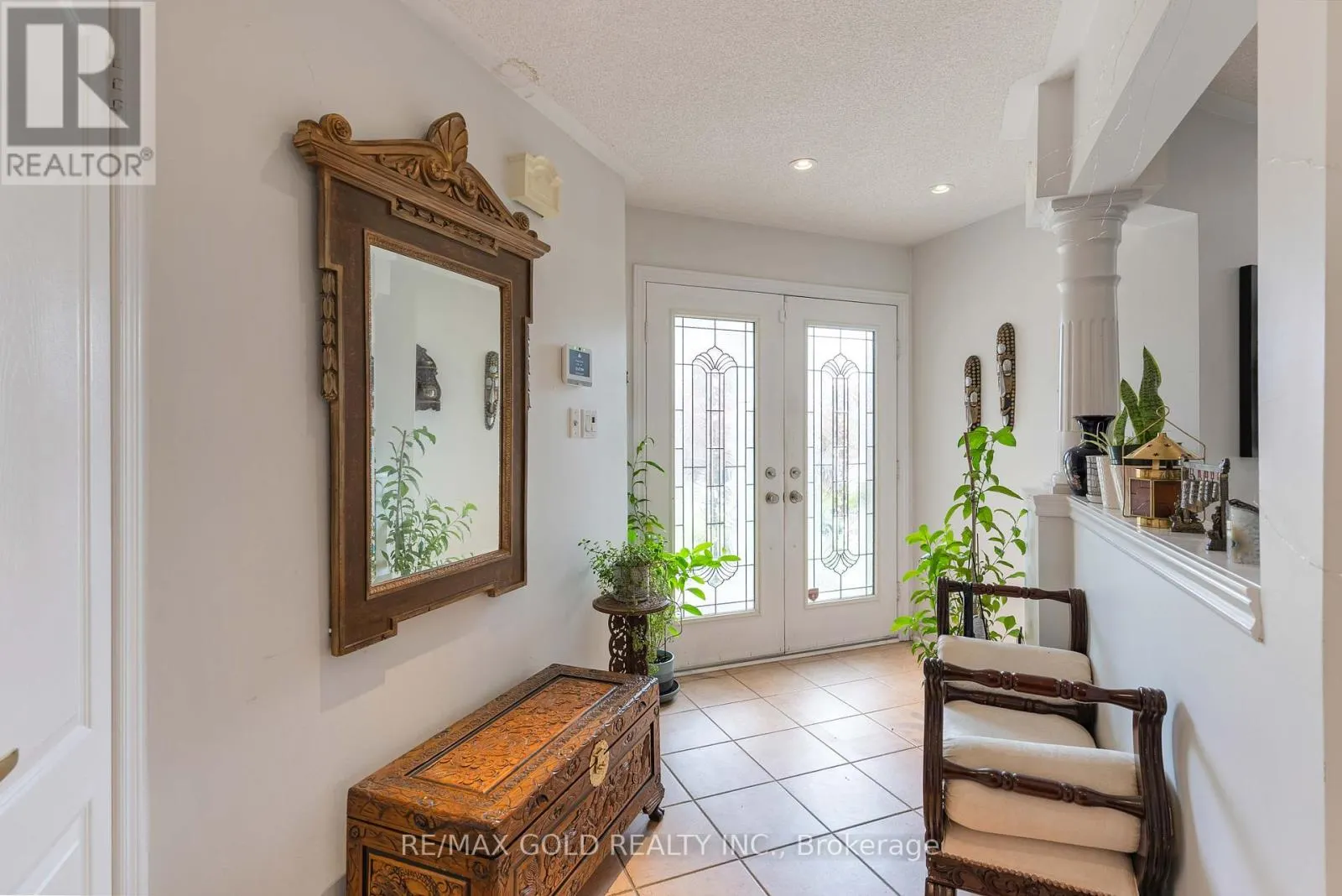 14 COUNTRY STROLL CRESCENT
