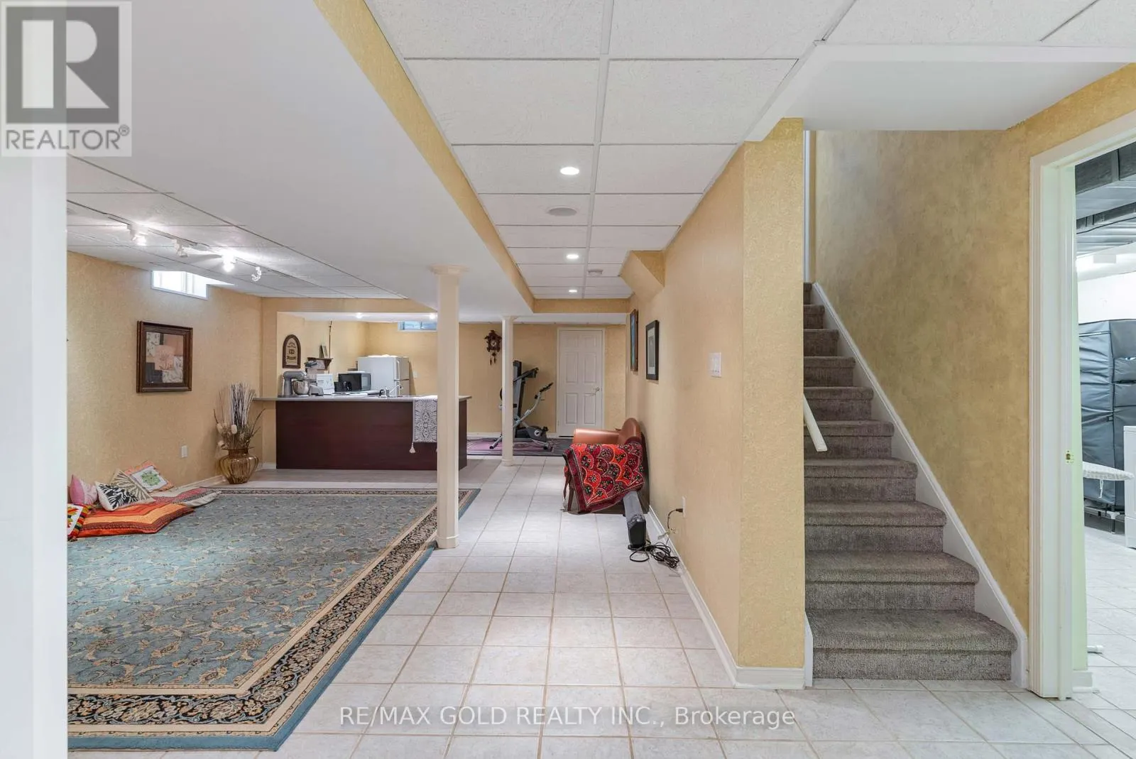 14 COUNTRY STROLL CRESCENT
