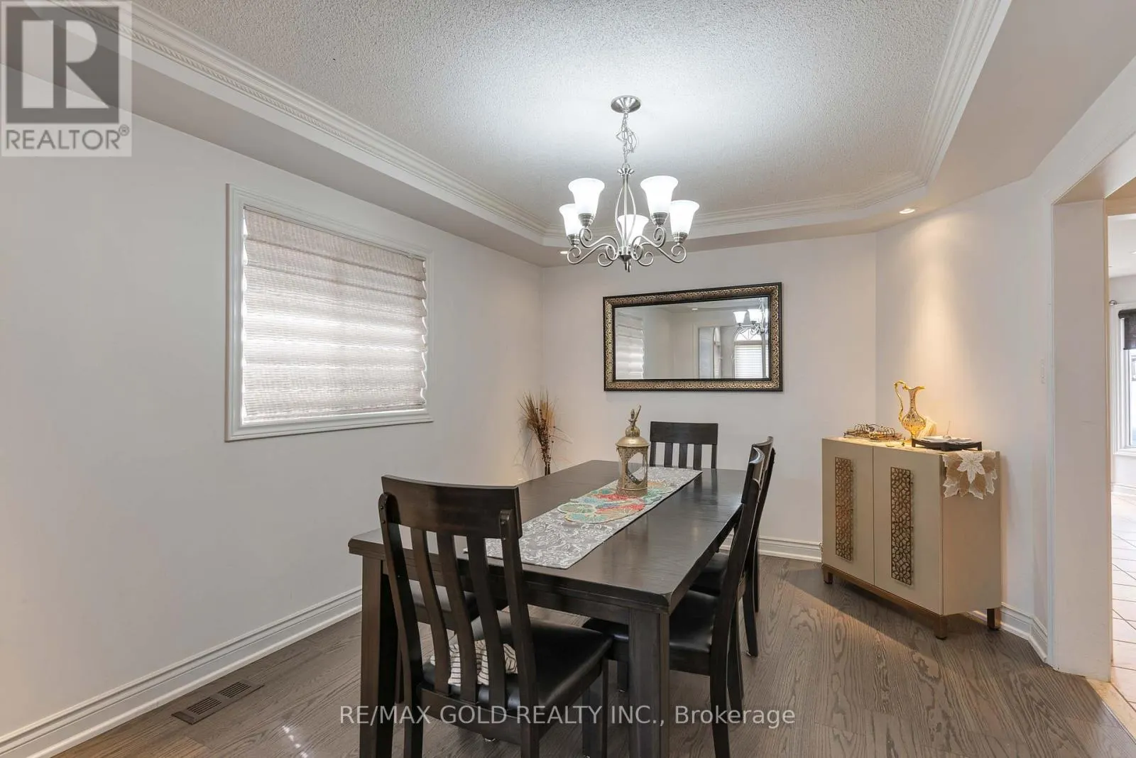 14 COUNTRY STROLL CRESCENT