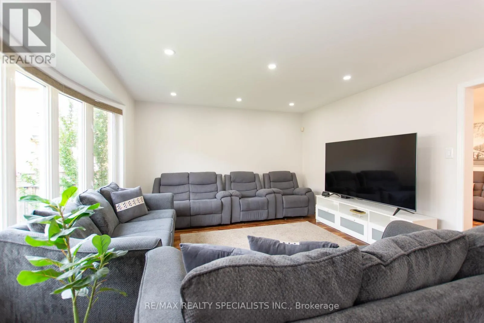 929 PHILBROOK DRIVE