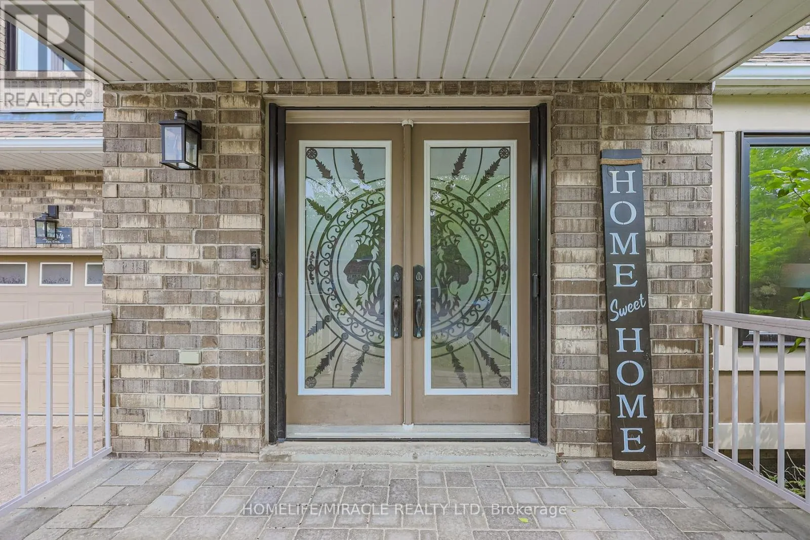 1204 FOX CRESCENT