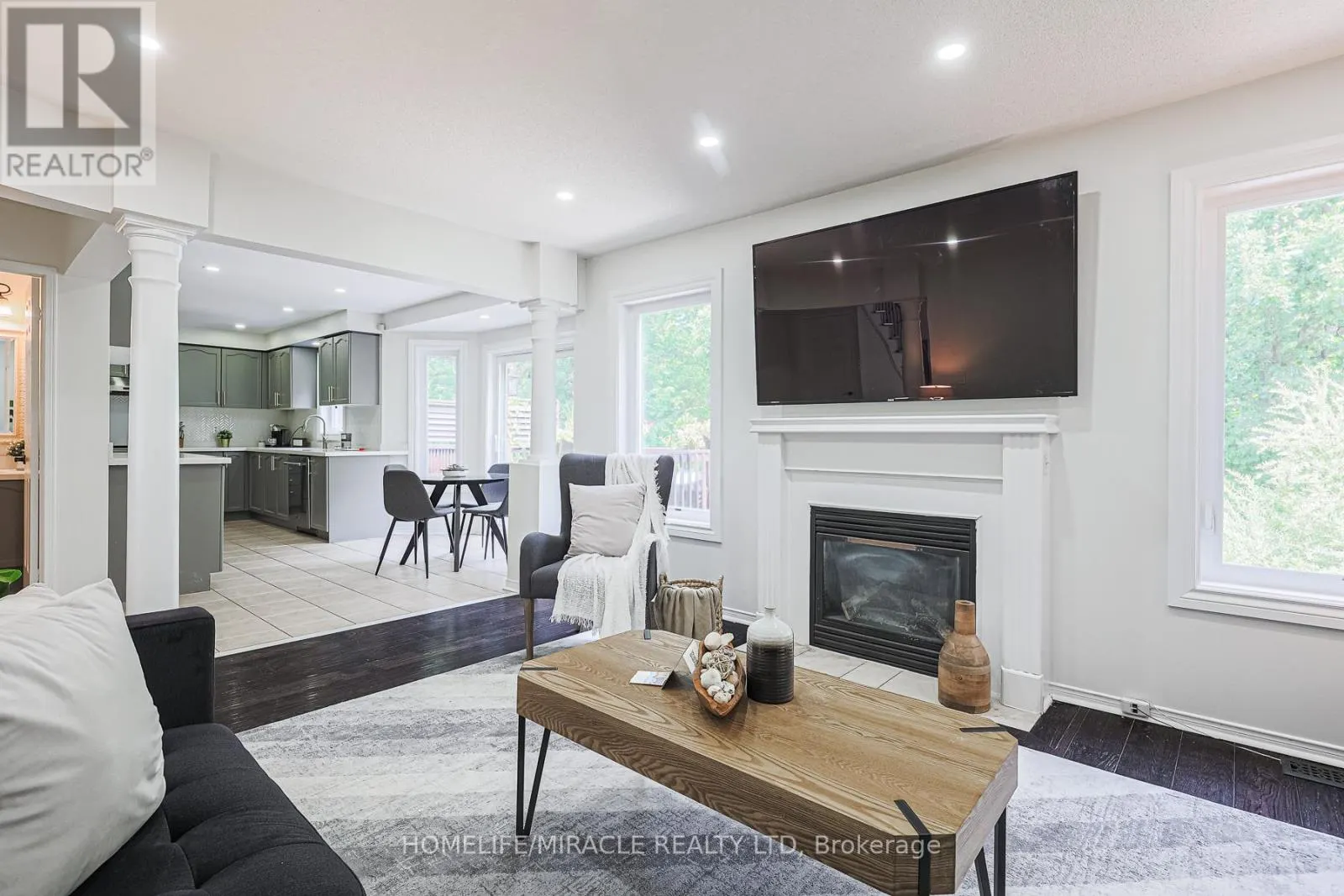 1204 FOX CRESCENT