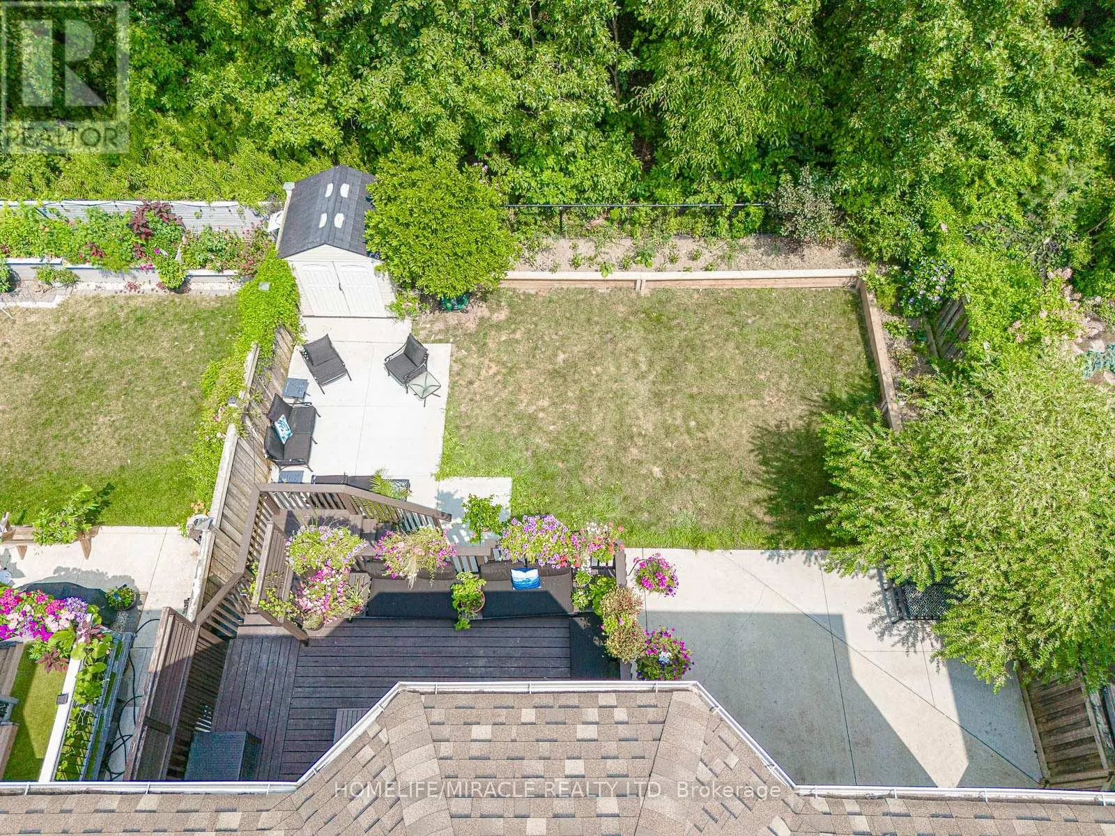 1204 FOX CRESCENT