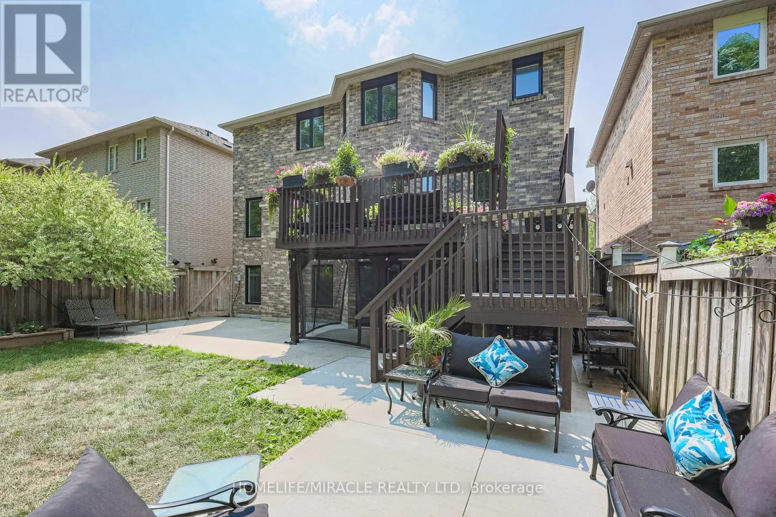 1204 FOX CRESCENT