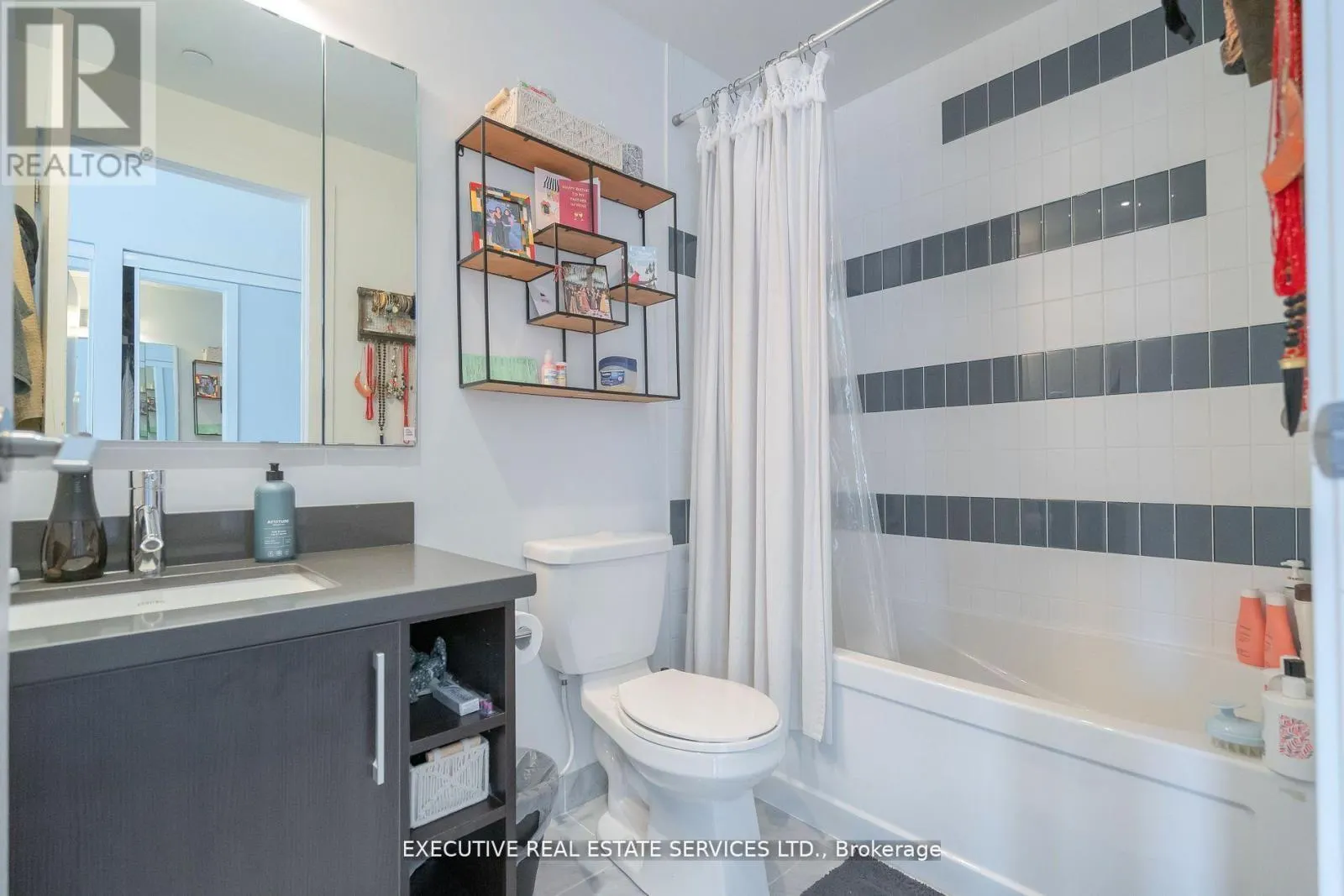 LPH07 - 2200 LAKESHORE BOULEVARD W