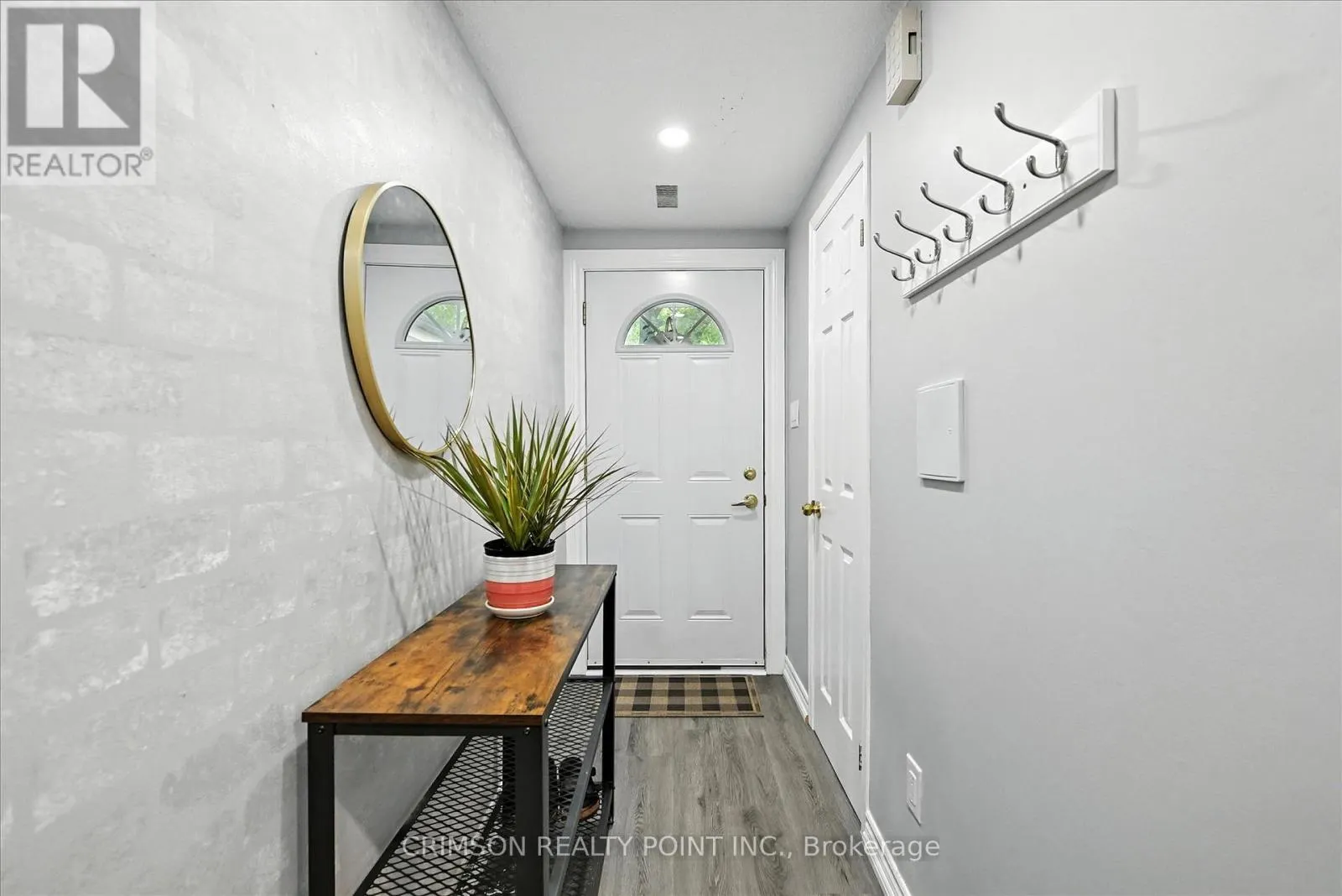 37 - 235 BRONTE STREET S