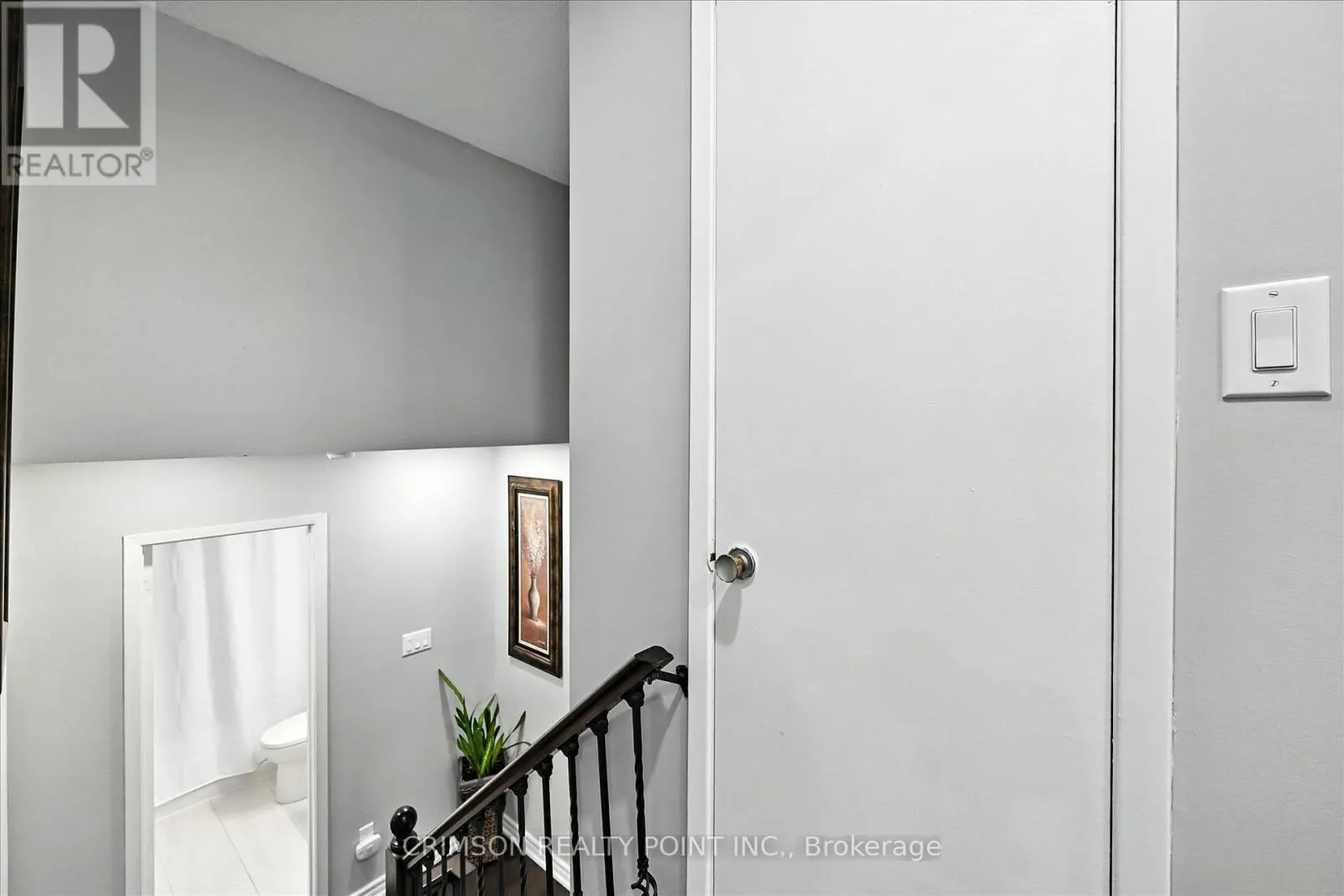 37 - 235 BRONTE STREET S