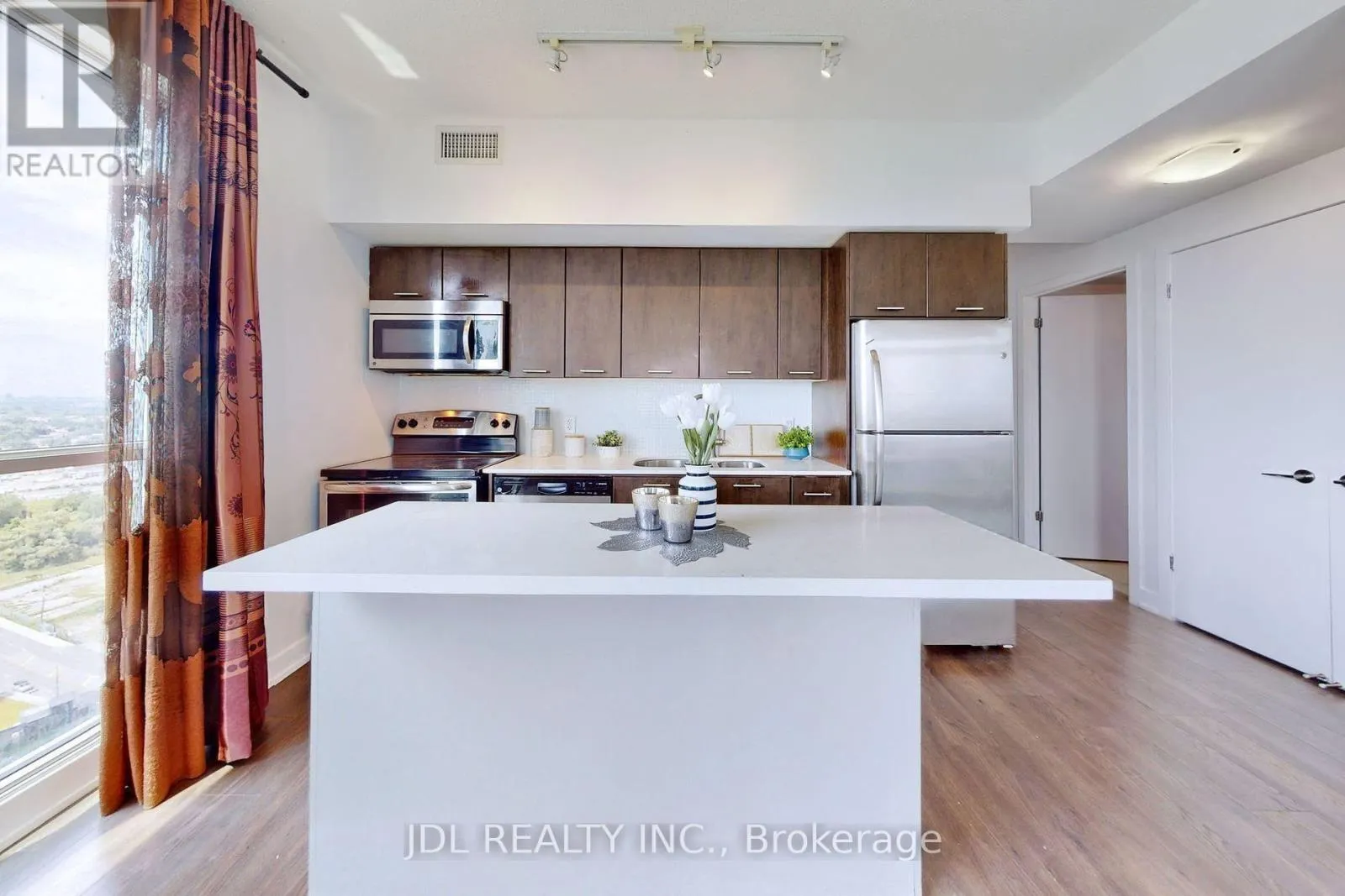 3206 - 2212 LAKESHORE BOULEVARD W