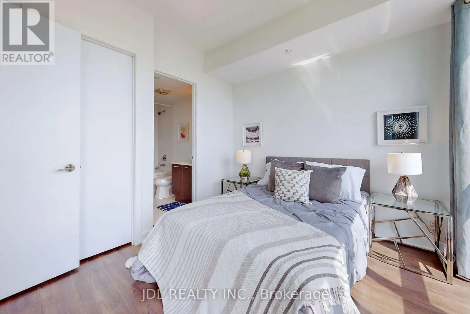 3206 - 2212 LAKESHORE BOULEVARD W