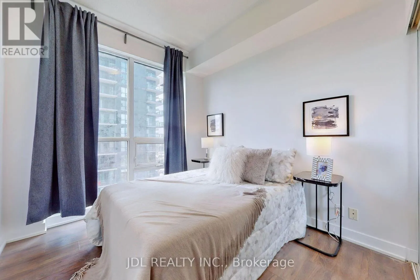 3206 - 2212 LAKESHORE BOULEVARD W