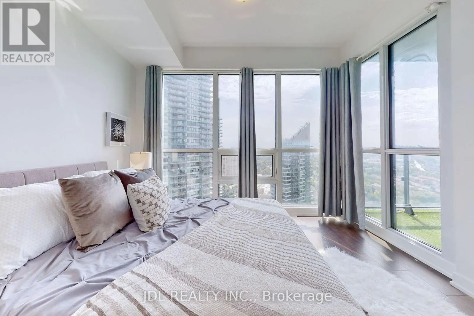 3206 - 2212 LAKESHORE BOULEVARD W