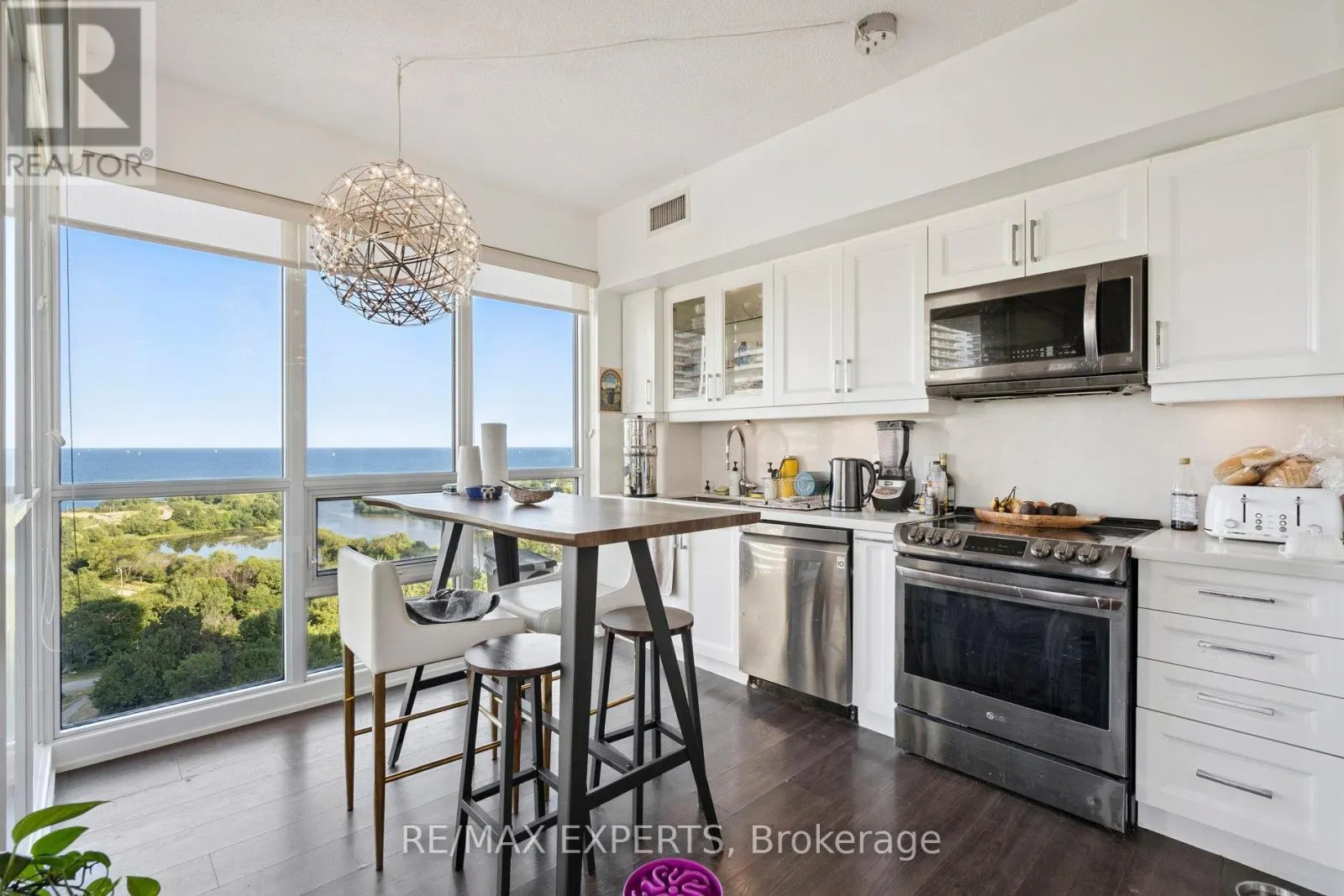 1809 - 2200 LAKE SHORE BOULEVARD W