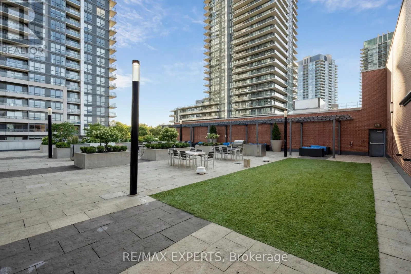 1809 - 2200 LAKE SHORE BOULEVARD W