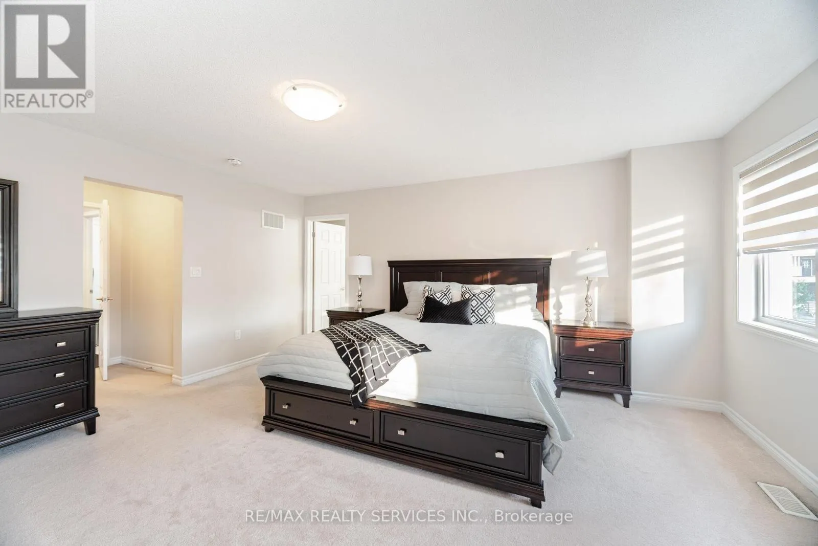 43 CIRRUS CRESCENT