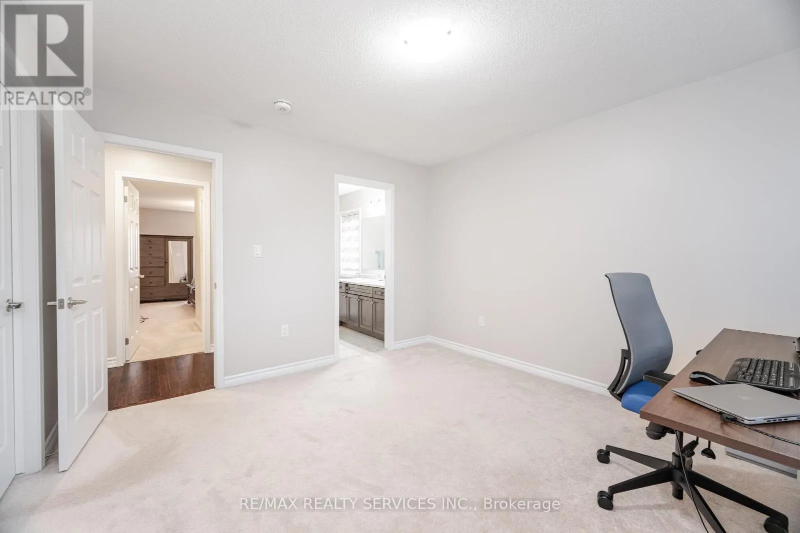 43 CIRRUS CRESCENT